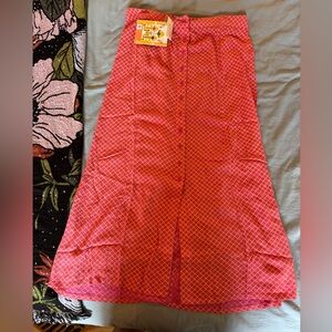 L.E. Ellen Pink Grid Floaty Skirt